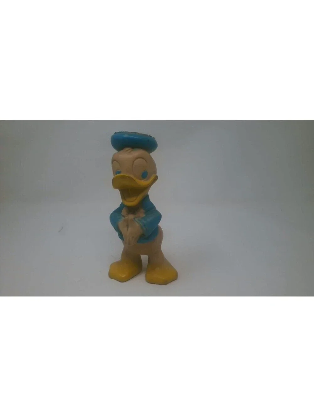 Vintage Donald Duck Figurine with Blue Sailor Outfit and Hat – Classic Collectib